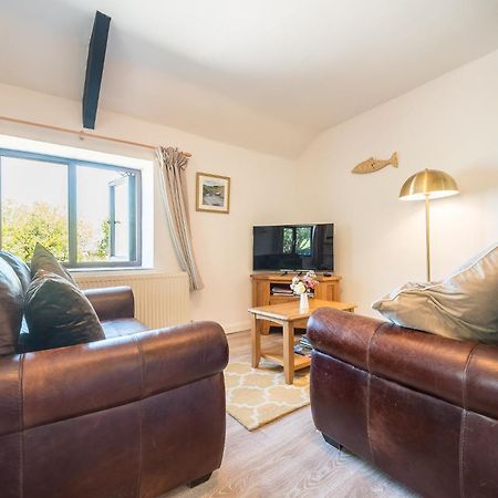 Polrunny Farm Elderberry Cottage With Sea View บอสคาสเซิล ภายนอก รูปภาพ